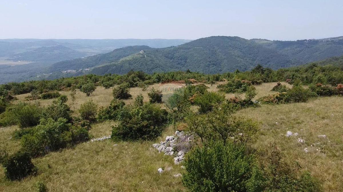 Stavbno zemljišče Zrenj, Oprtalj, 6.758m2