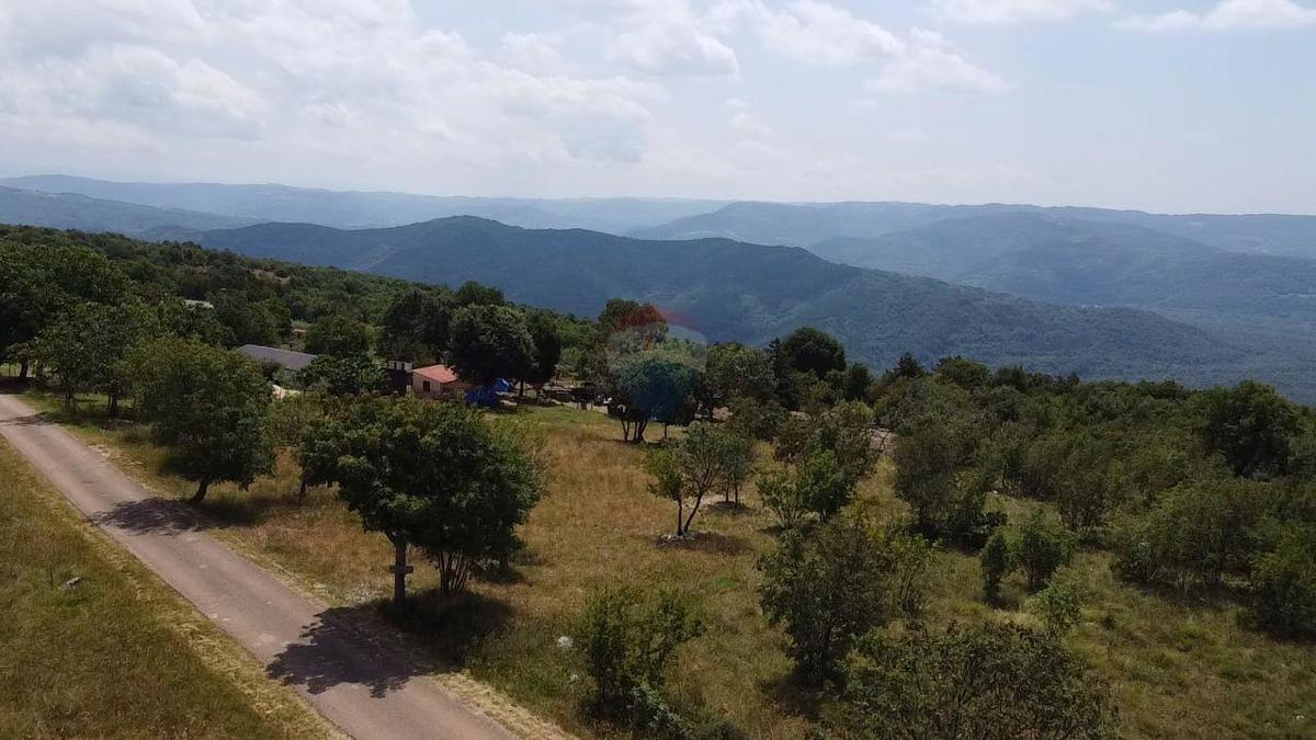 Stavbno zemljišče Zrenj, Oprtalj, 6.758m2