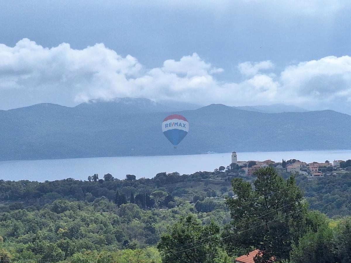 Stavbno zemljišče Brseč, Mošćenička Draga, 1.590m2