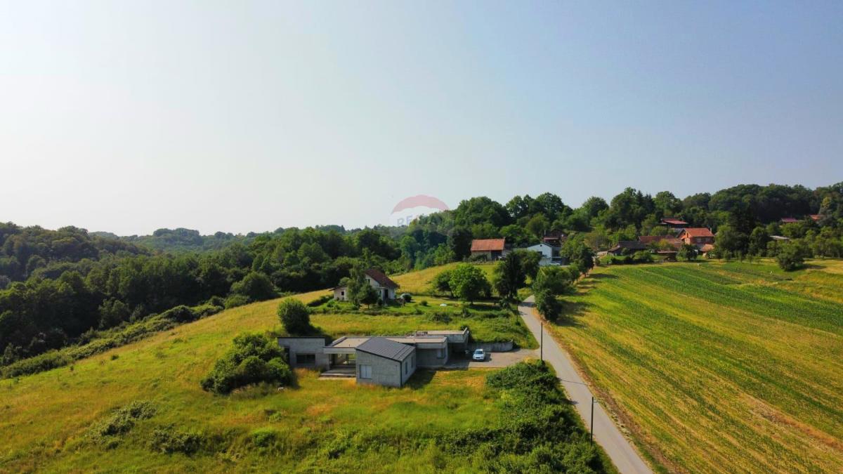Hiša Pustike, Kravarsko, 241m2