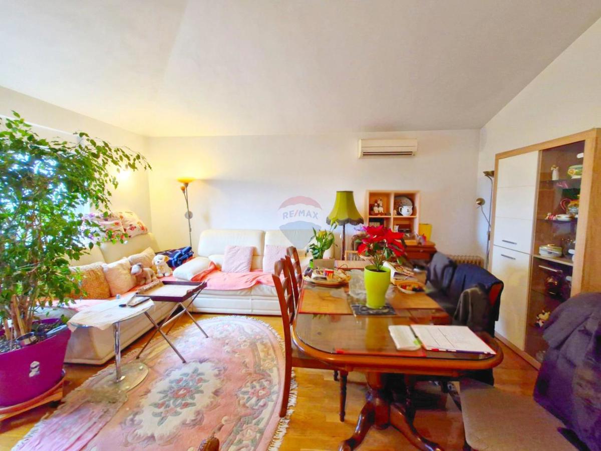 Stanovanje/Apartma Veli vrh, Pula, 74,77m2