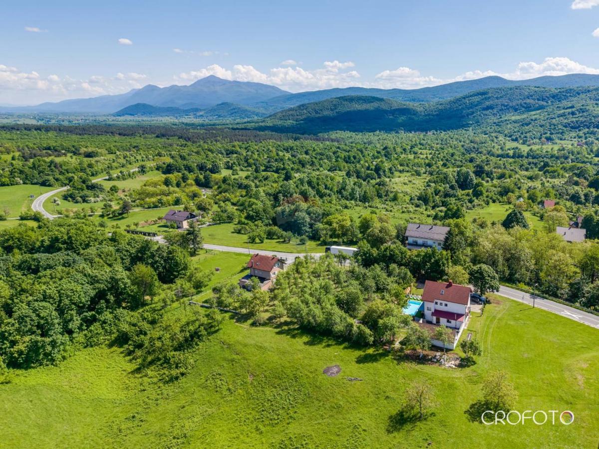 Hiša Drežnik Grad, Rakovica, 400m2