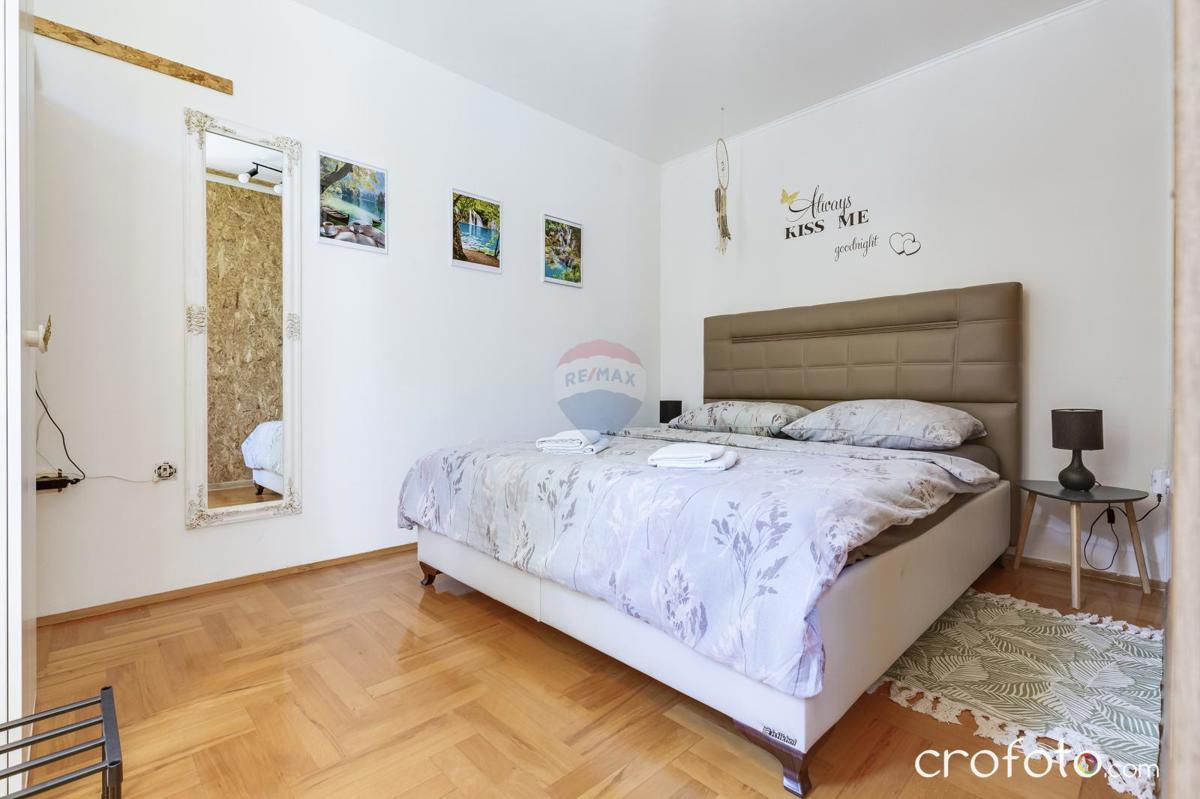 Hiša Drežnik Grad, Rakovica, 400m2