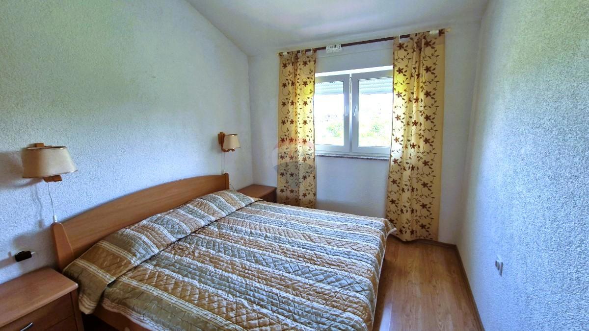 Medulin, Vinkuran, dvosobno stanovanje z balkonom, 600 m od morja