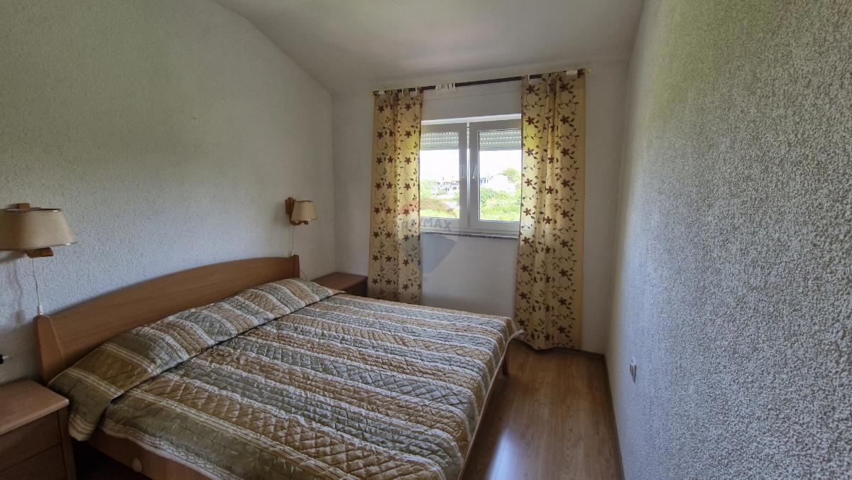 Medulin, Vinkuran, dvosobno stanovanje z balkonom, 600 m od morja