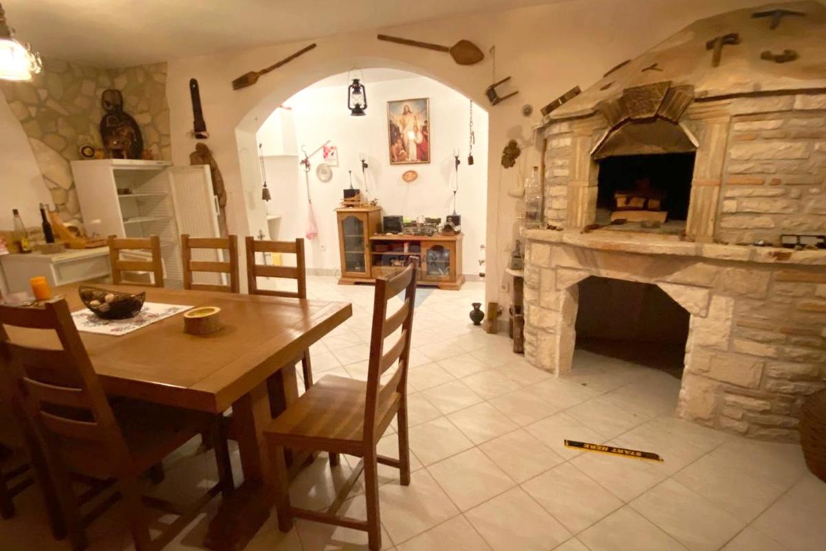 Hiša Umag, 395m2