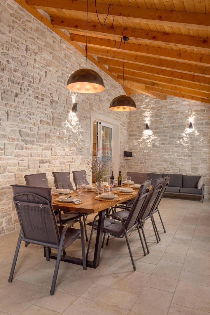 Hiša Kras, Dobrinj, 240m2