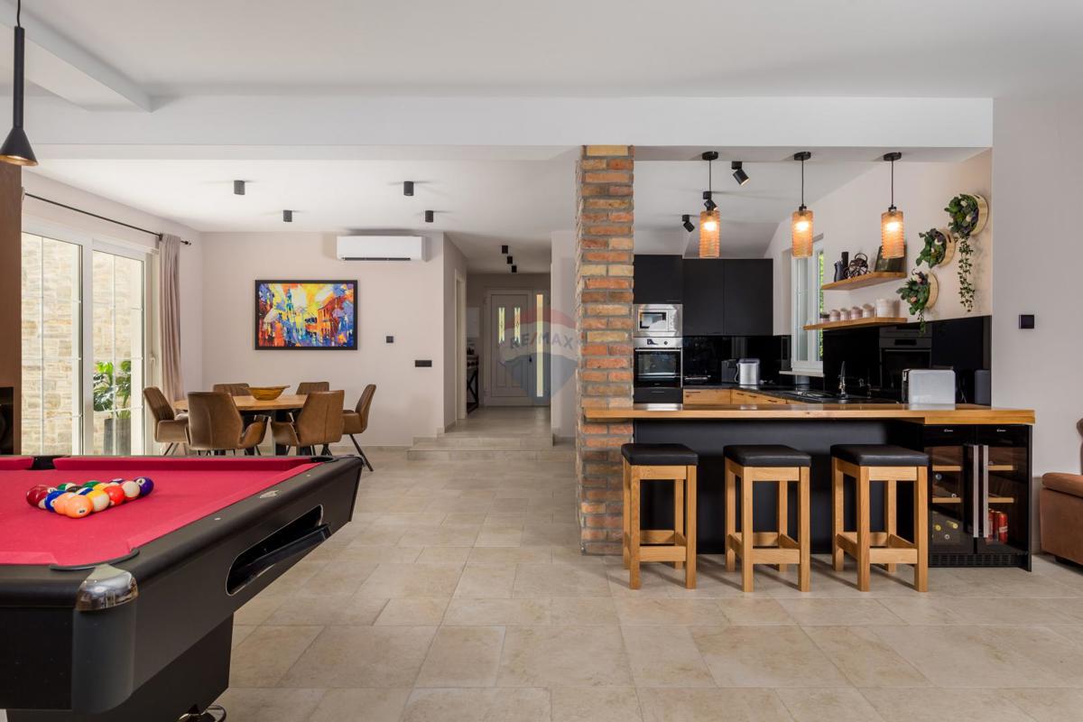 Hiša Kras, Dobrinj, 240m2