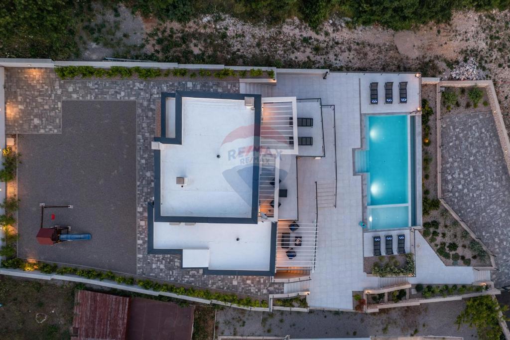 Hiša Šmrika, Kraljevica, 250m2