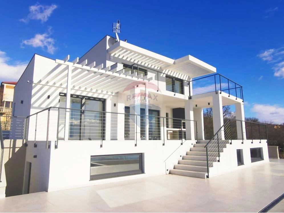 Hiša Šmrika, Kraljevica, 250m2