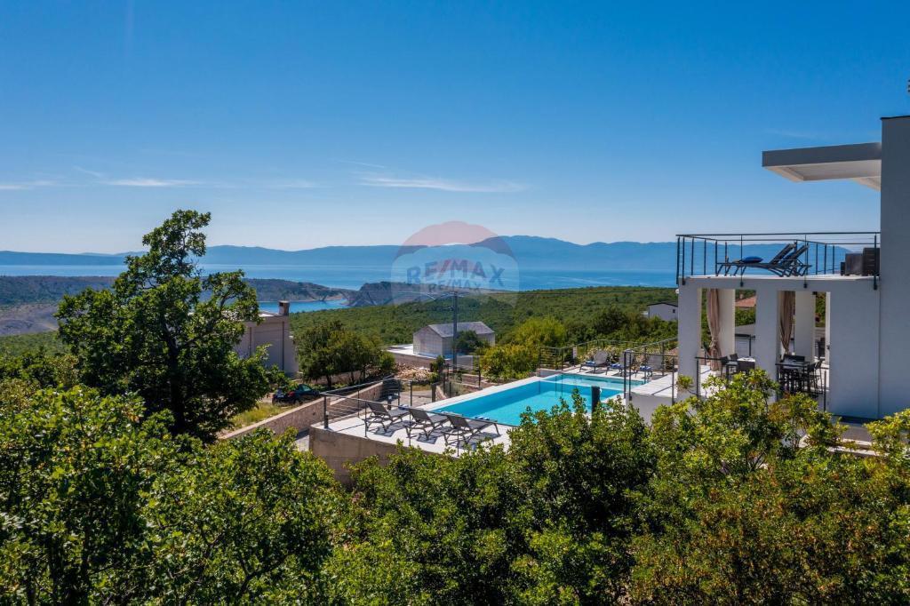Hiša Šmrika, Kraljevica, 250m2