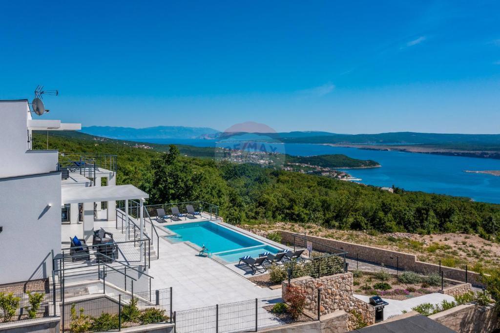 Hiša Šmrika, Kraljevica, 250m2