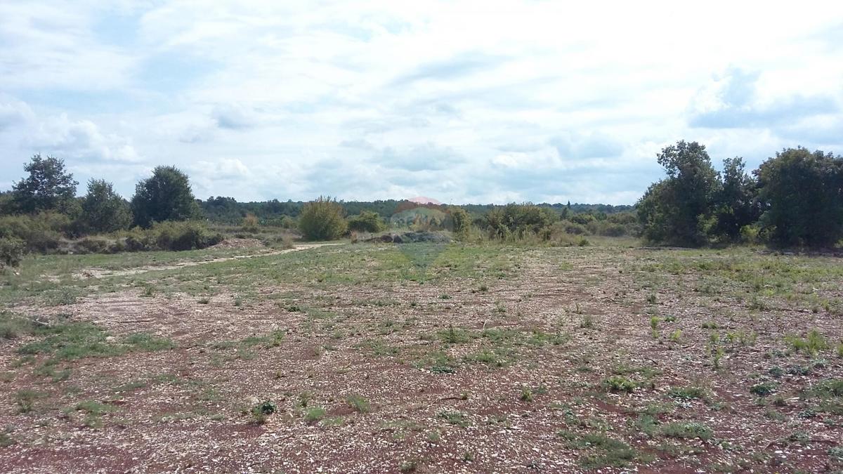 Stavbno zemljišče Kanfanar, 657m2