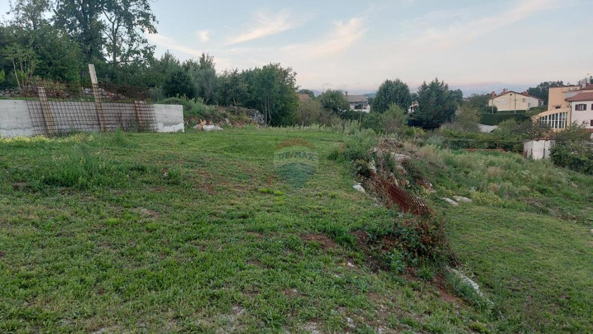 Stavbno zemljišče Mihotići, Matulji, 1.073m2