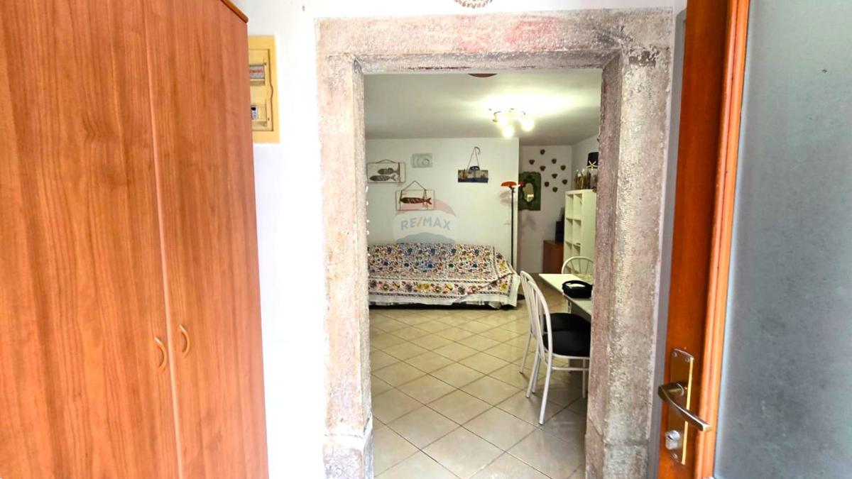 Istra, Rovinj, center, mirna ulica, dva stanovanja + lastno dvorišče