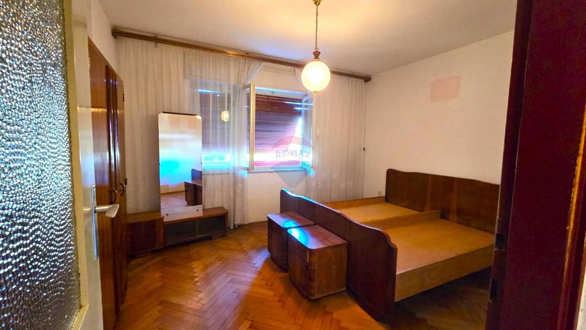 Rovinj, stanovanje, 2 spalnici, parkirišče, 1. nadstropje v stanovanjski stavbi, center