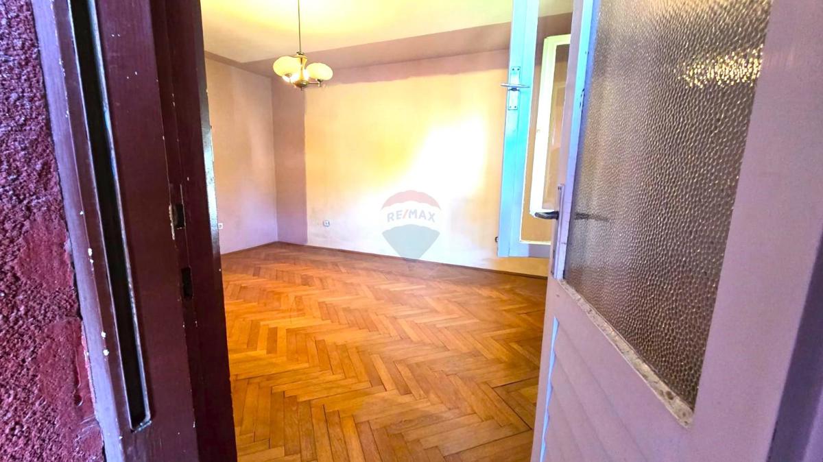 Rovinj, stanovanje, 2 spalnici, parkirišče, 1. nadstropje v stanovanjski stavbi, center