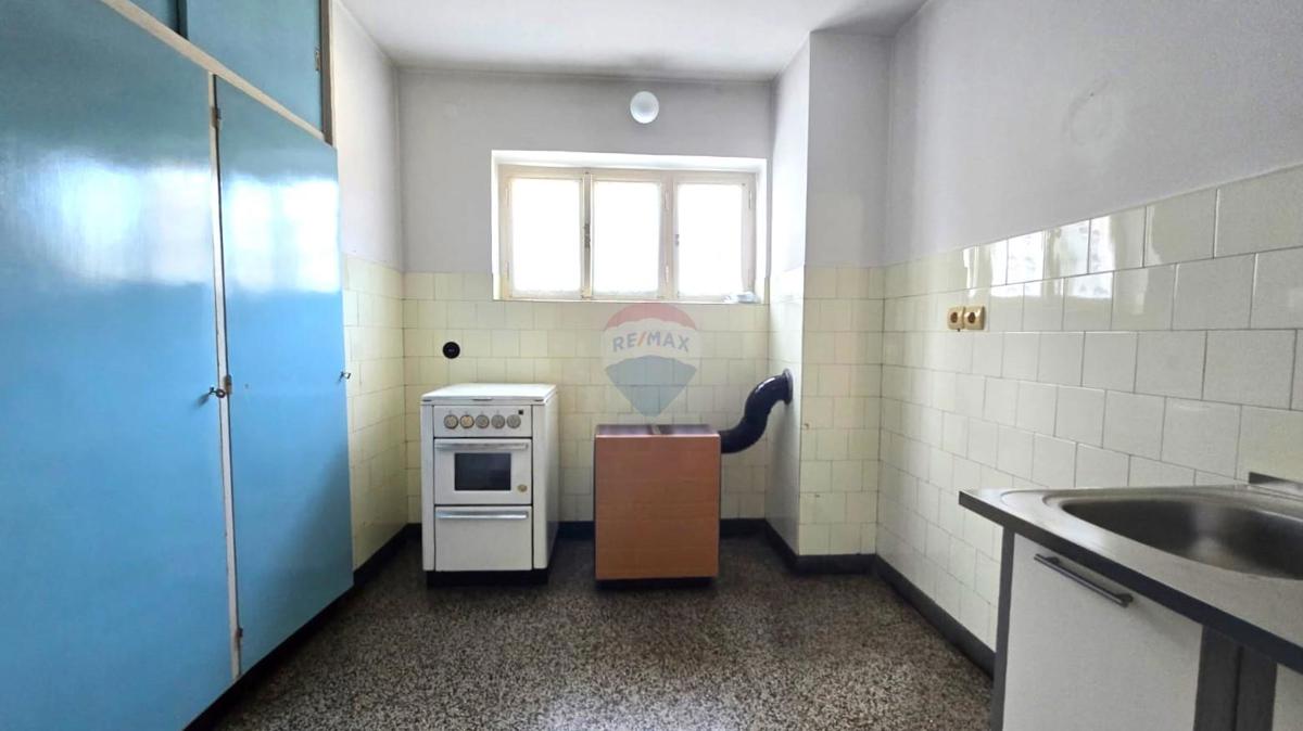 Rovinj, stanovanje, 2 spalnici, parkirišče, 1. nadstropje v stanovanjski stavbi, center