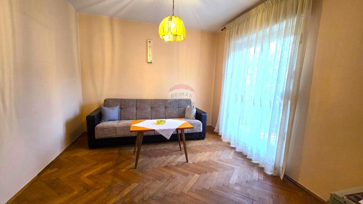Rovinj, stanovanje, 2 spalnici, parkirišče, 1. nadstropje v stanovanjski stavbi, center