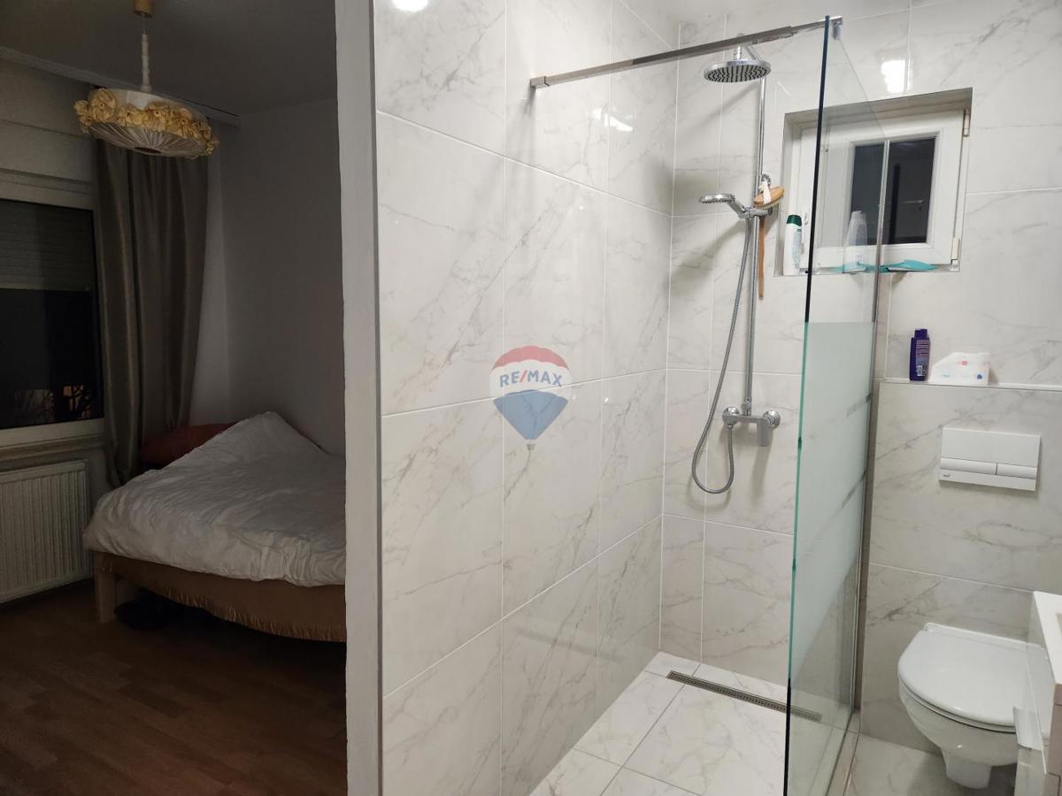 Hiša Kurilovec, Velika Gorica, 375m2