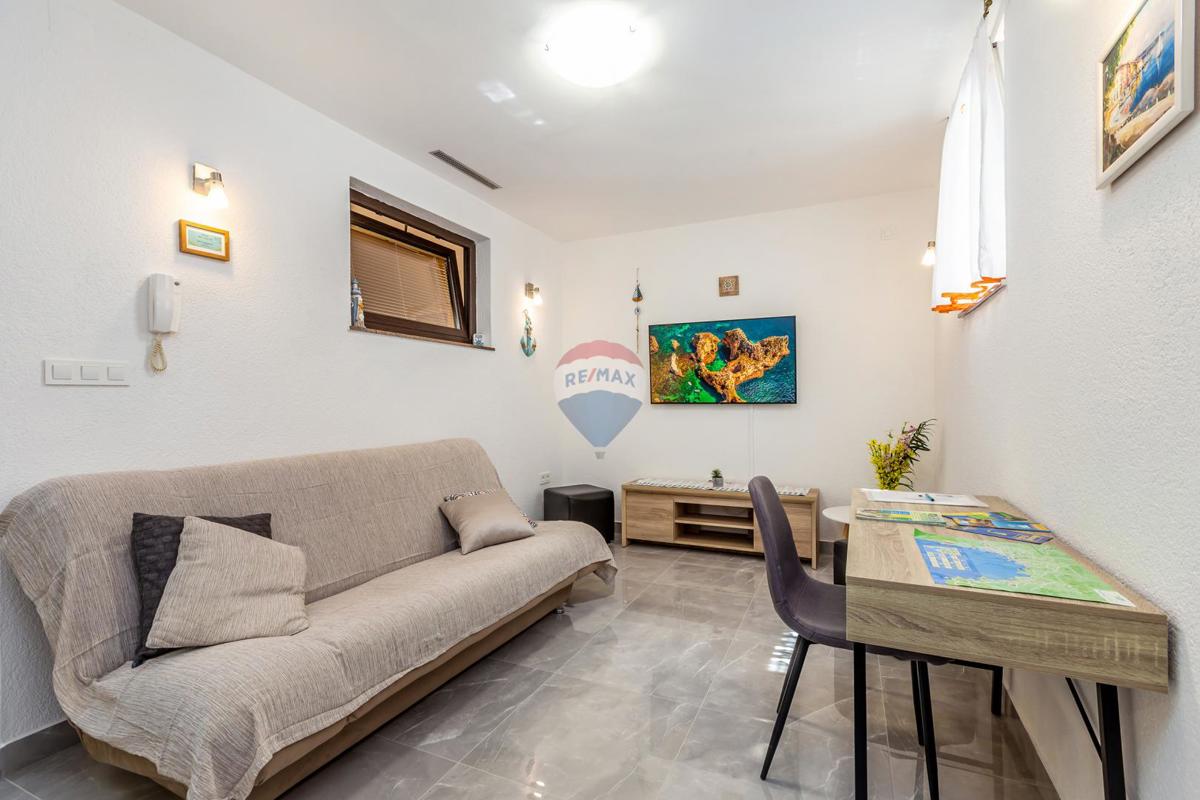 Stanovanje/Apartma Malinska, Malinska-Dubašnica, 36m2