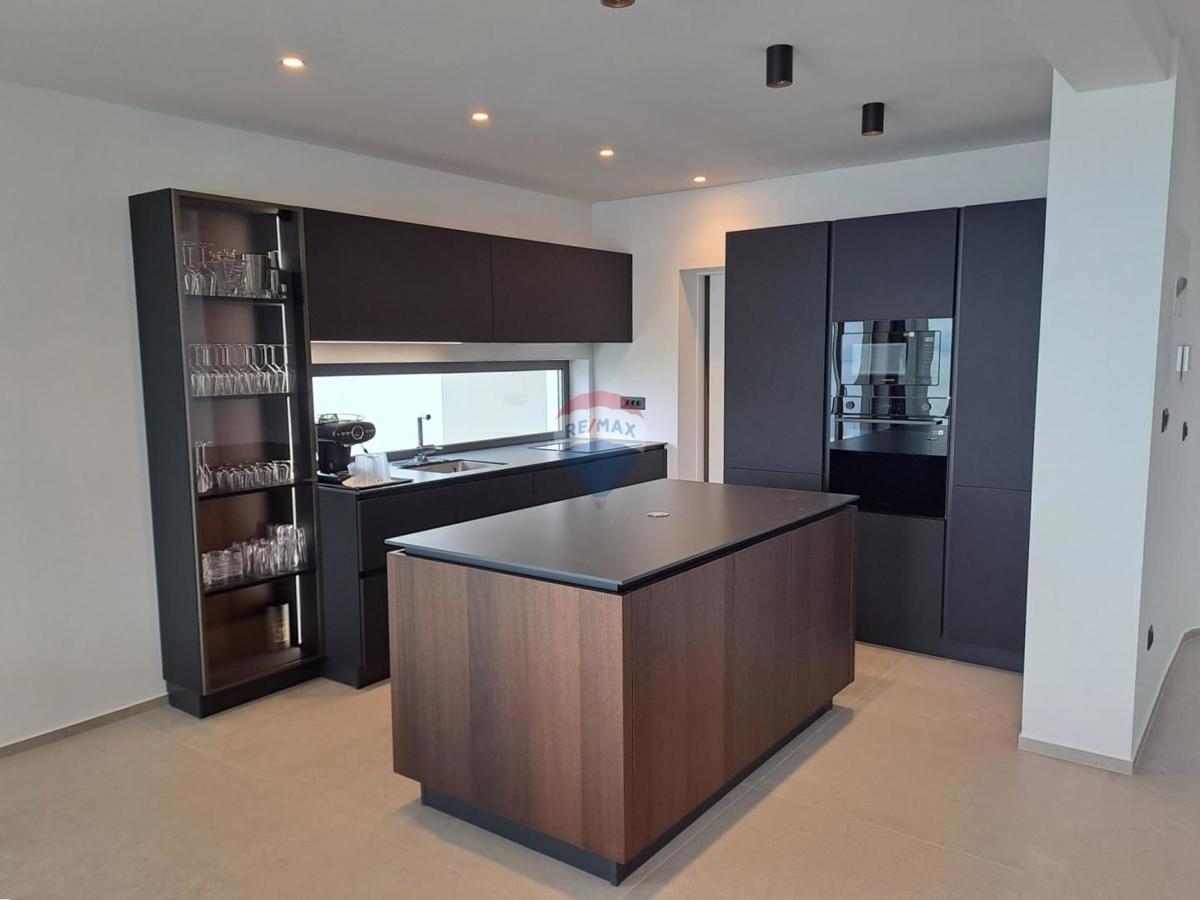 Hiša Lovran, 236,95m2