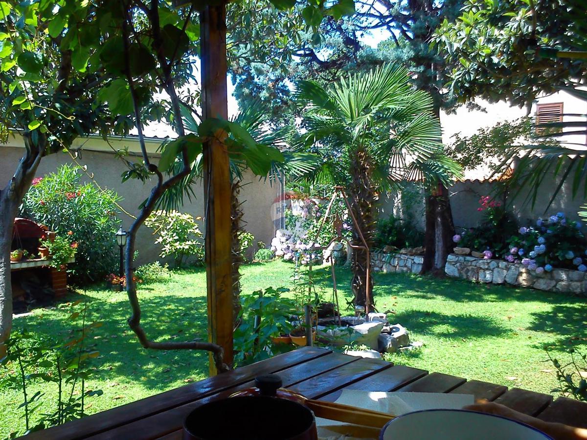 Hiša Kostrena, 250m2