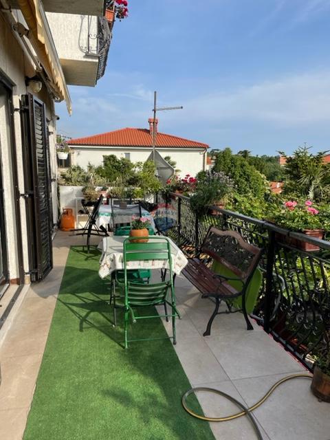 Hiša Kostrena, 250m2