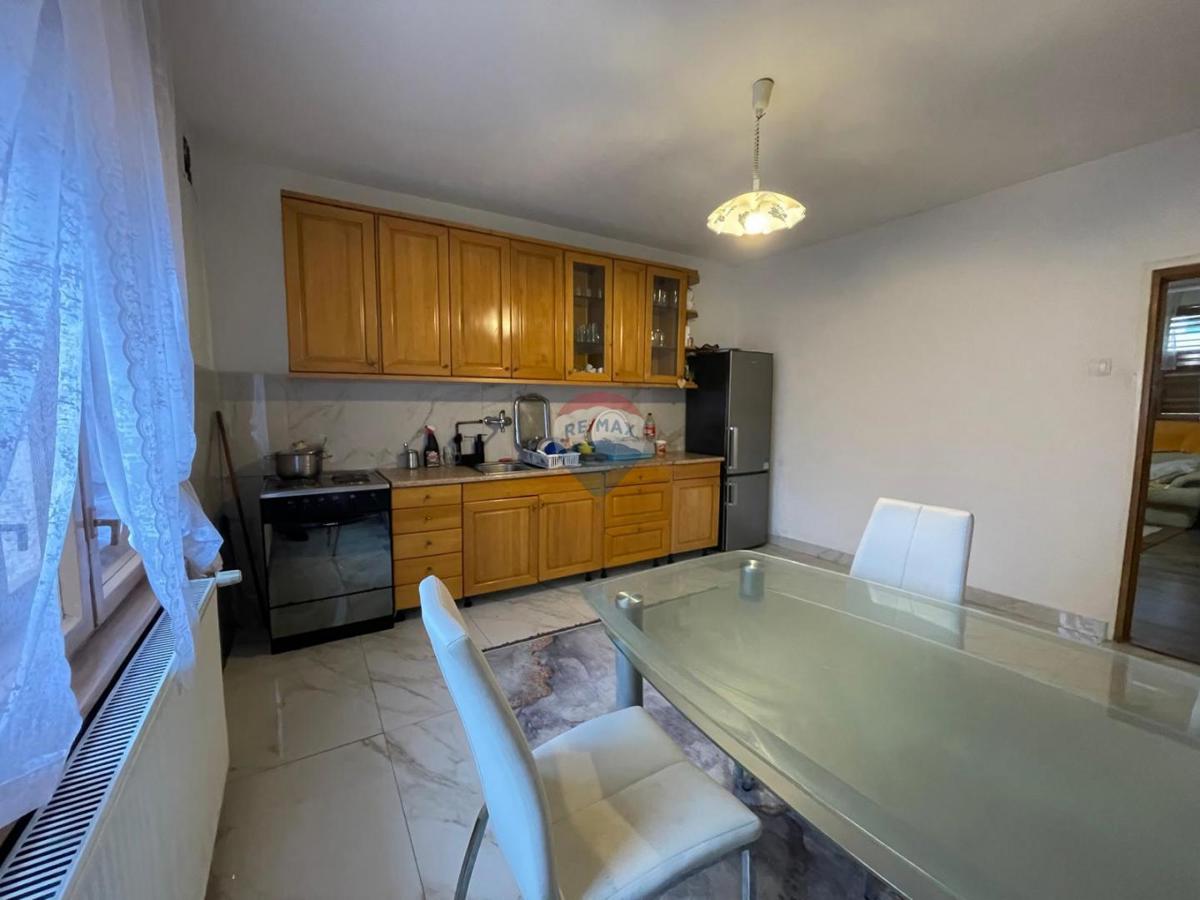 Hiša Radoboj, 650m2