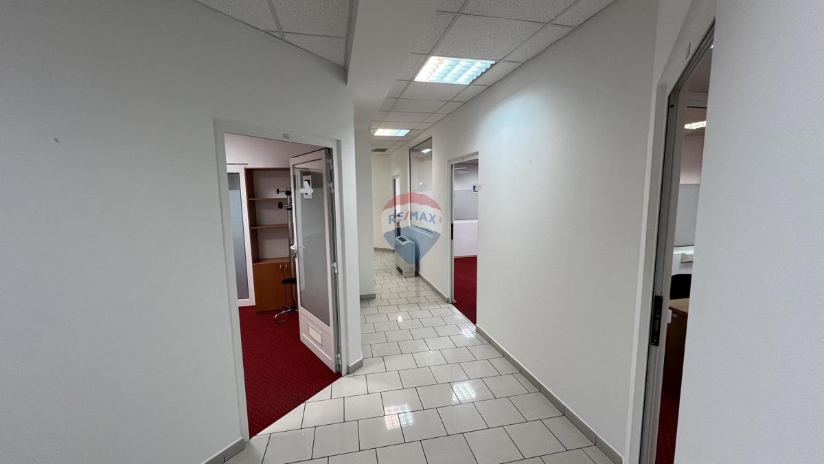 Poslovni prostori Rastočine, Rijeka, 324m2