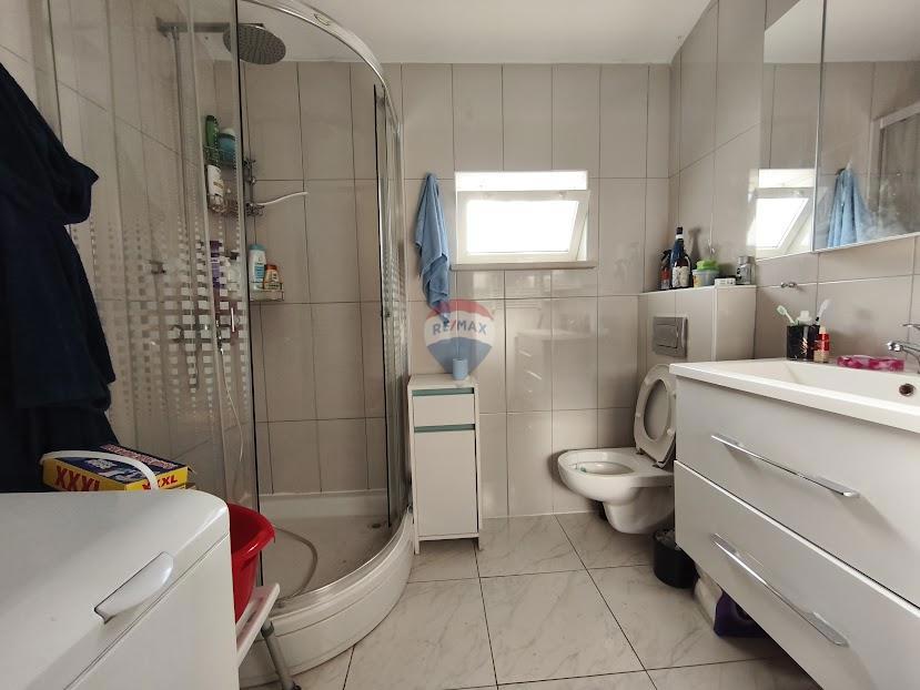 Hiša Donja Drenova, Sveti Ivan Zelina, 580m2