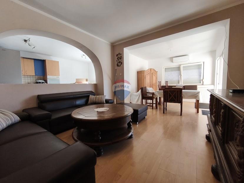 Hiša Donja Drenova, Sveti Ivan Zelina, 580m2