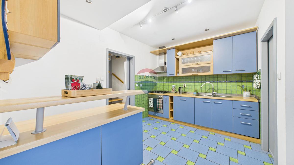 Stanovanje/Apartma Police Pirišće, Ozalj, 78m2