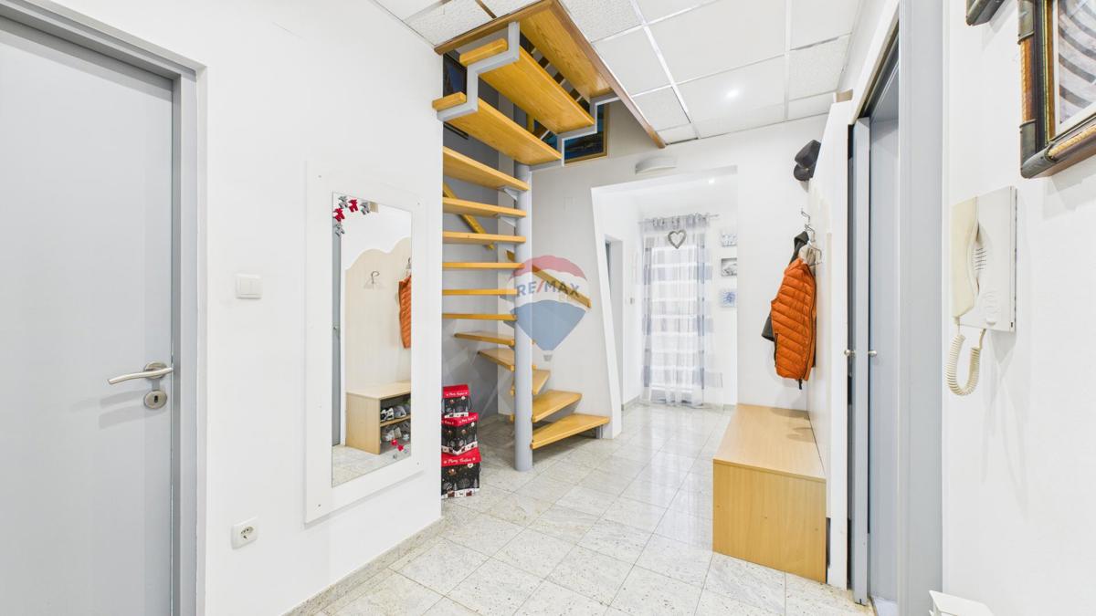 Stanovanje/Apartma Police Pirišće, Ozalj, 78m2