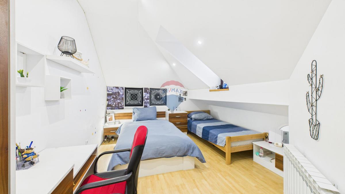 Stanovanje/Apartma Police Pirišće, Ozalj, 78m2