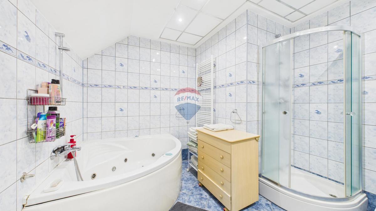 Stanovanje/Apartma Police Pirišće, Ozalj, 78m2