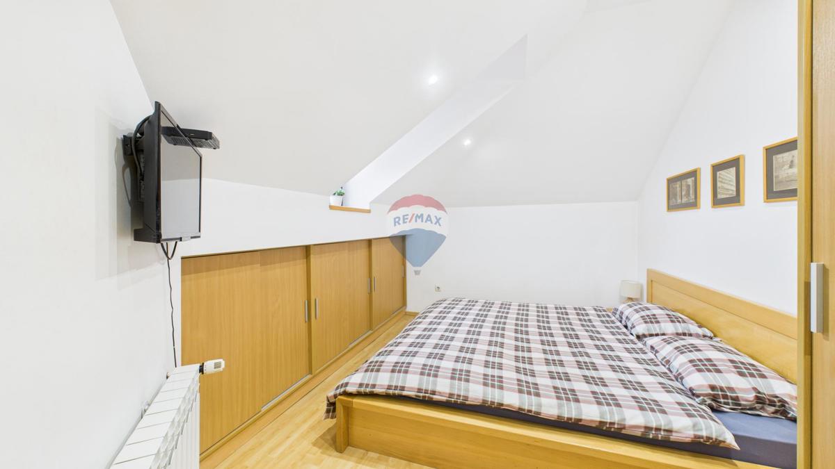 Stanovanje/Apartma Police Pirišće, Ozalj, 78m2