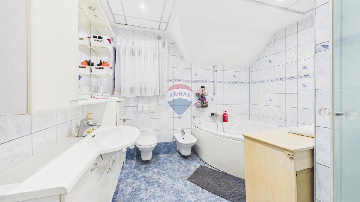 Stanovanje/Apartma Police Pirišće, Ozalj, 78m2