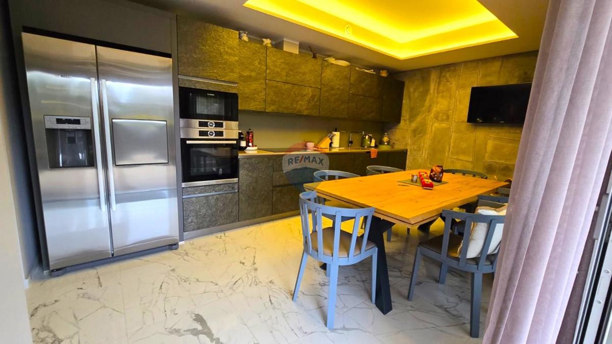 Stanovanje/Apartma Rovinj, 166m2