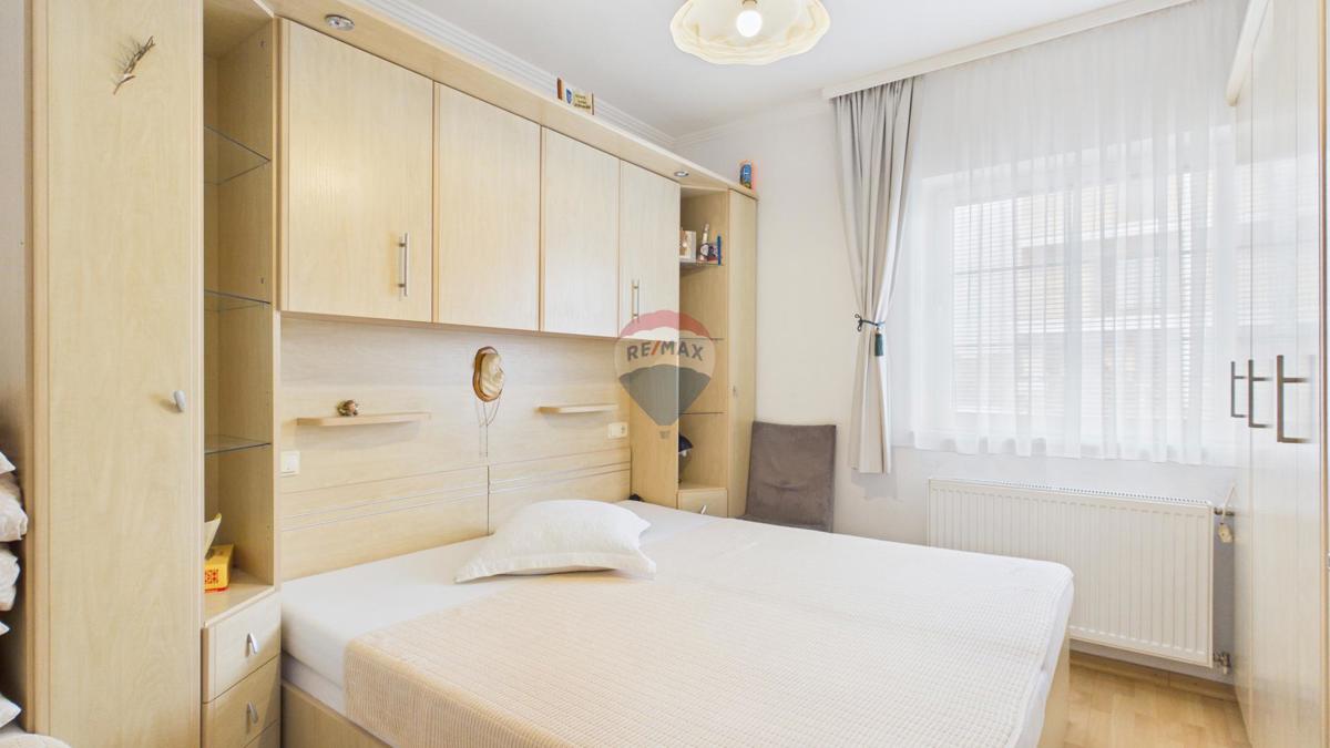 Hiša Rovinj, Dvojček naprodaj v Rovinj – 360 m², pogled na morje, 500 m od plaže