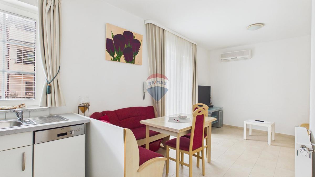 Hiša Rovinj, Dvojček naprodaj v Rovinj – 360 m², pogled na morje, 500 m od plaže