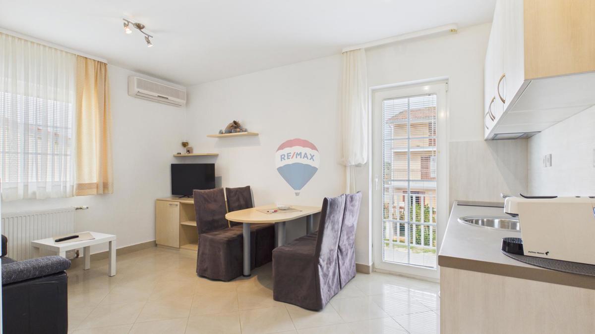 Hiša Rovinj, Dvojček naprodaj v Rovinj – 360 m², pogled na morje, 500 m od plaže