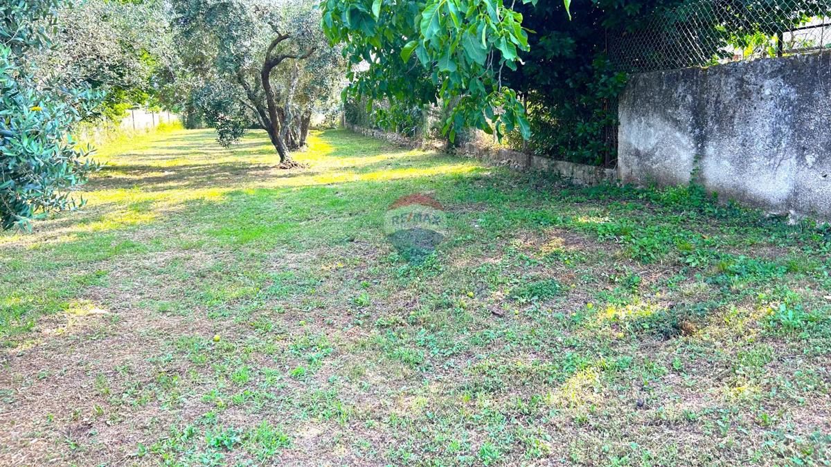 Stavbno zemljišče Umag, 592m2