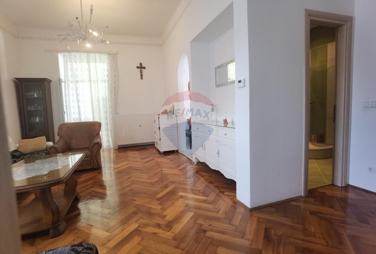 Centar, Pula, 113,01m2