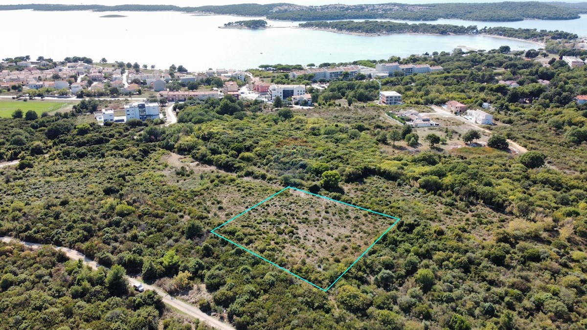 ISTRIA, MEDULIN - Building plot 3445 m2 intended for Touristic village