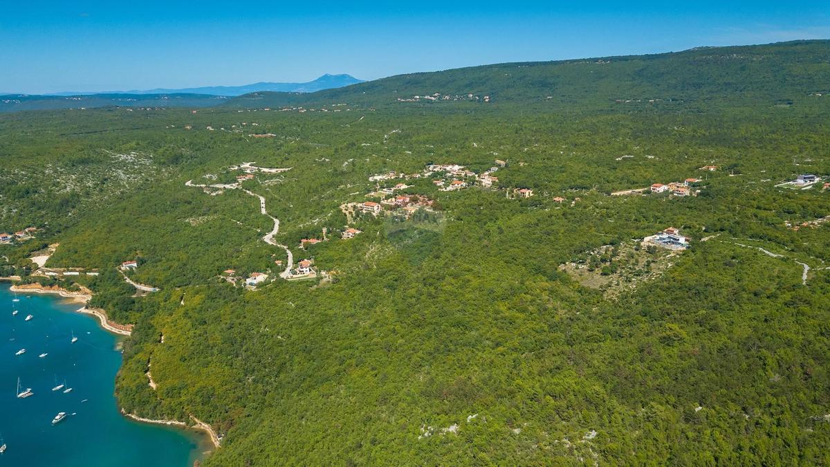 Stavbno zemljišče Trget, Raša, 8.683m2