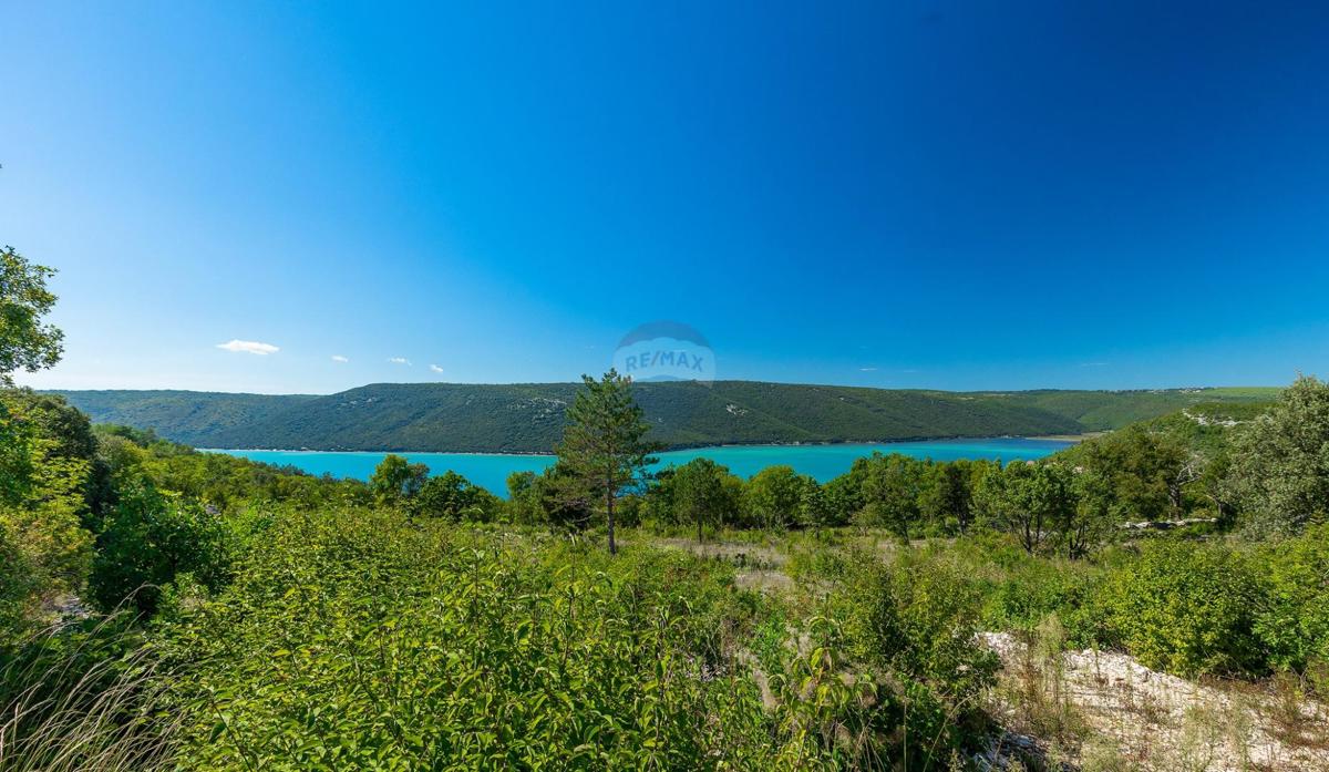 Stavbno zemljišče Trget, Raša, 8.683m2