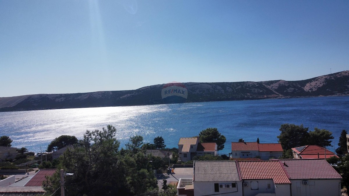 Otok Pag, Stara Novalja, moderna hiša z bazenom