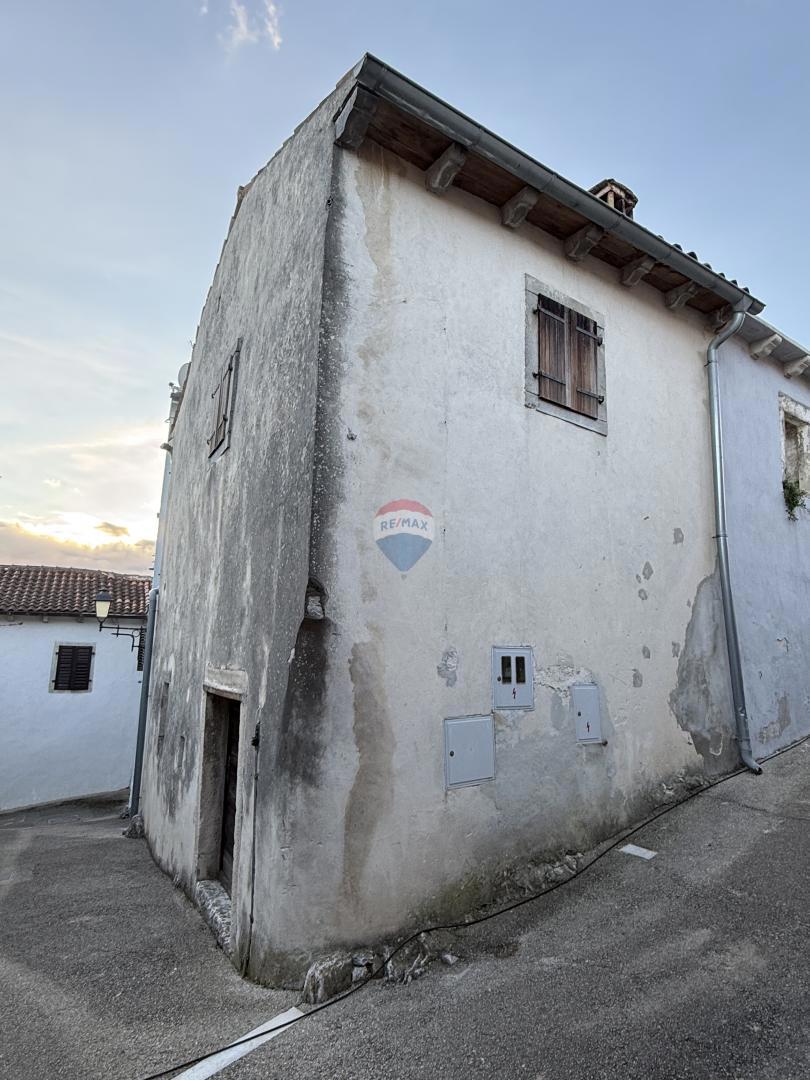 ISTRIA, PIĆAN - Old house 70 m2