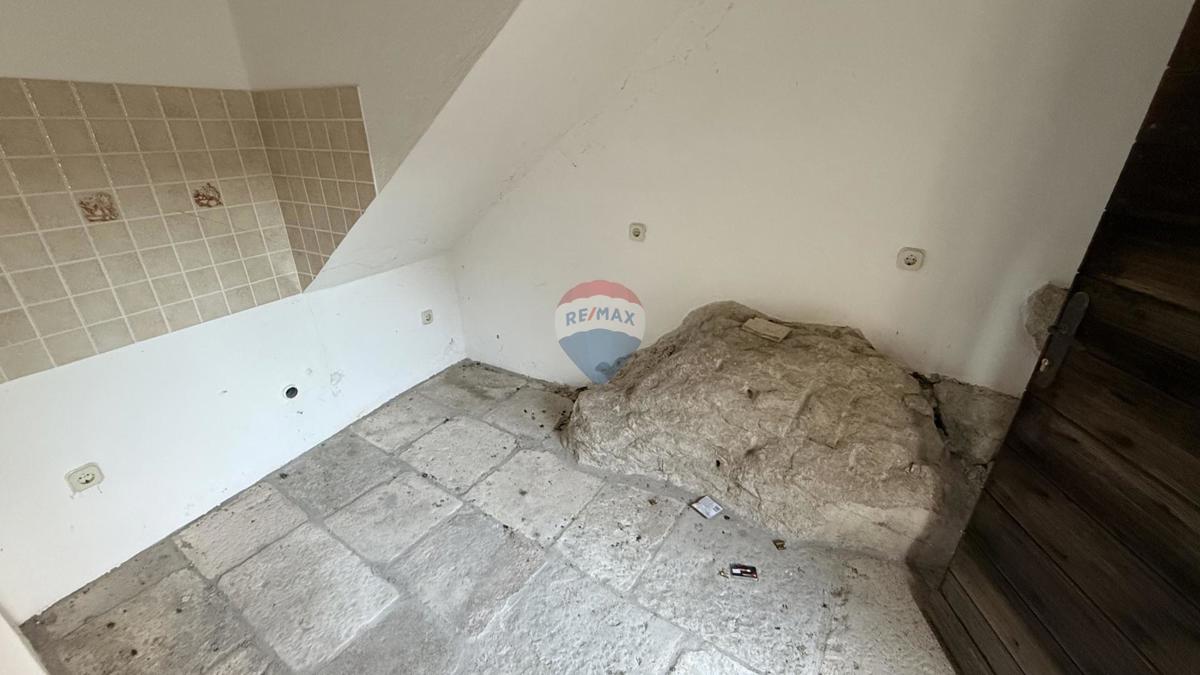 ISTRIA, PIĆAN - Old house 70 m2